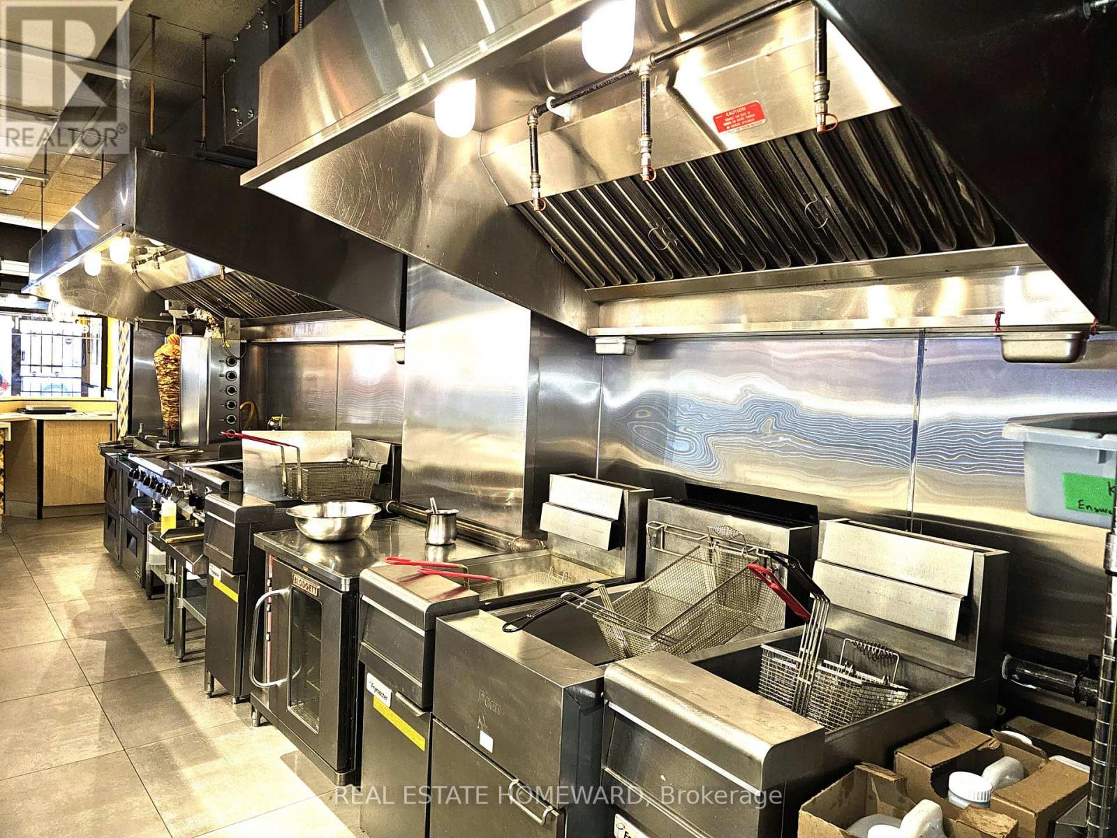 Main & Basement - 3032 Danforth Avenue, Toronto (Crescent Town), Ontario  M4C 1N2 - Photo 4 - E12773612