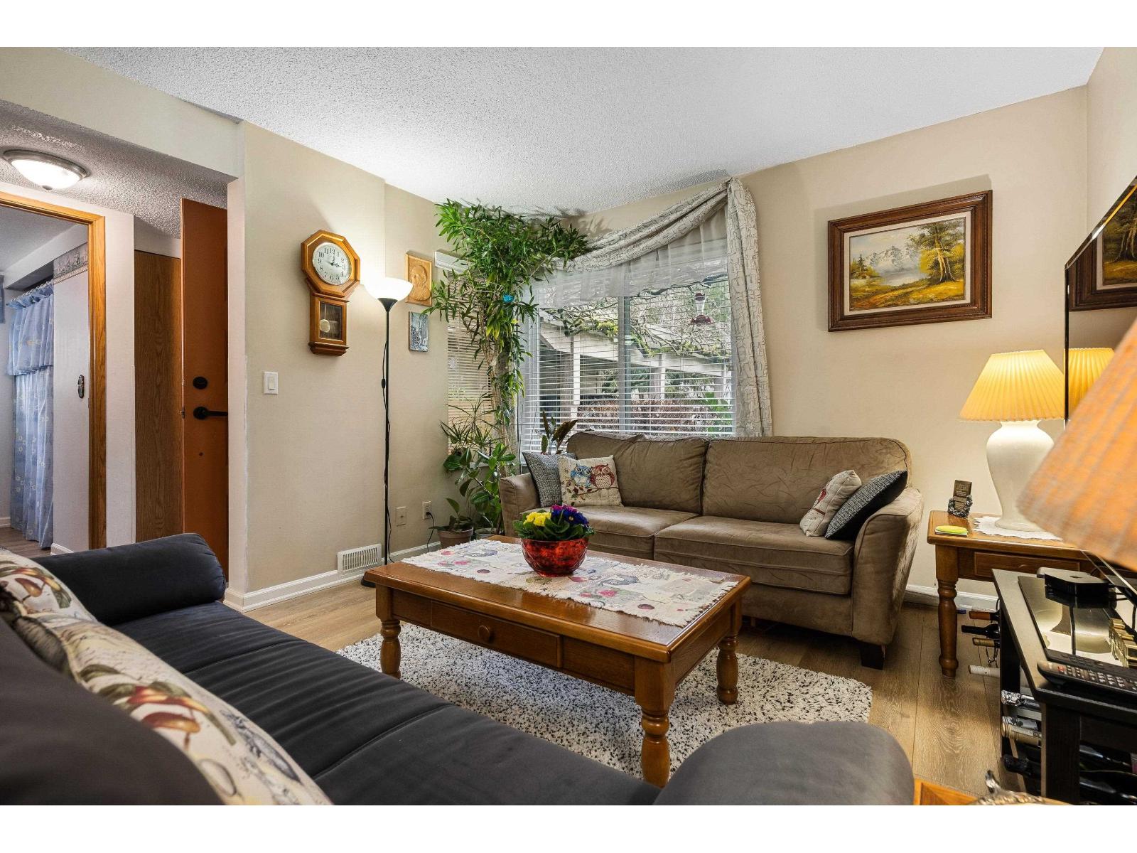 6907 134a Street, Surrey, British Columbia  V3W 8G6 - Photo 8 - R3087669