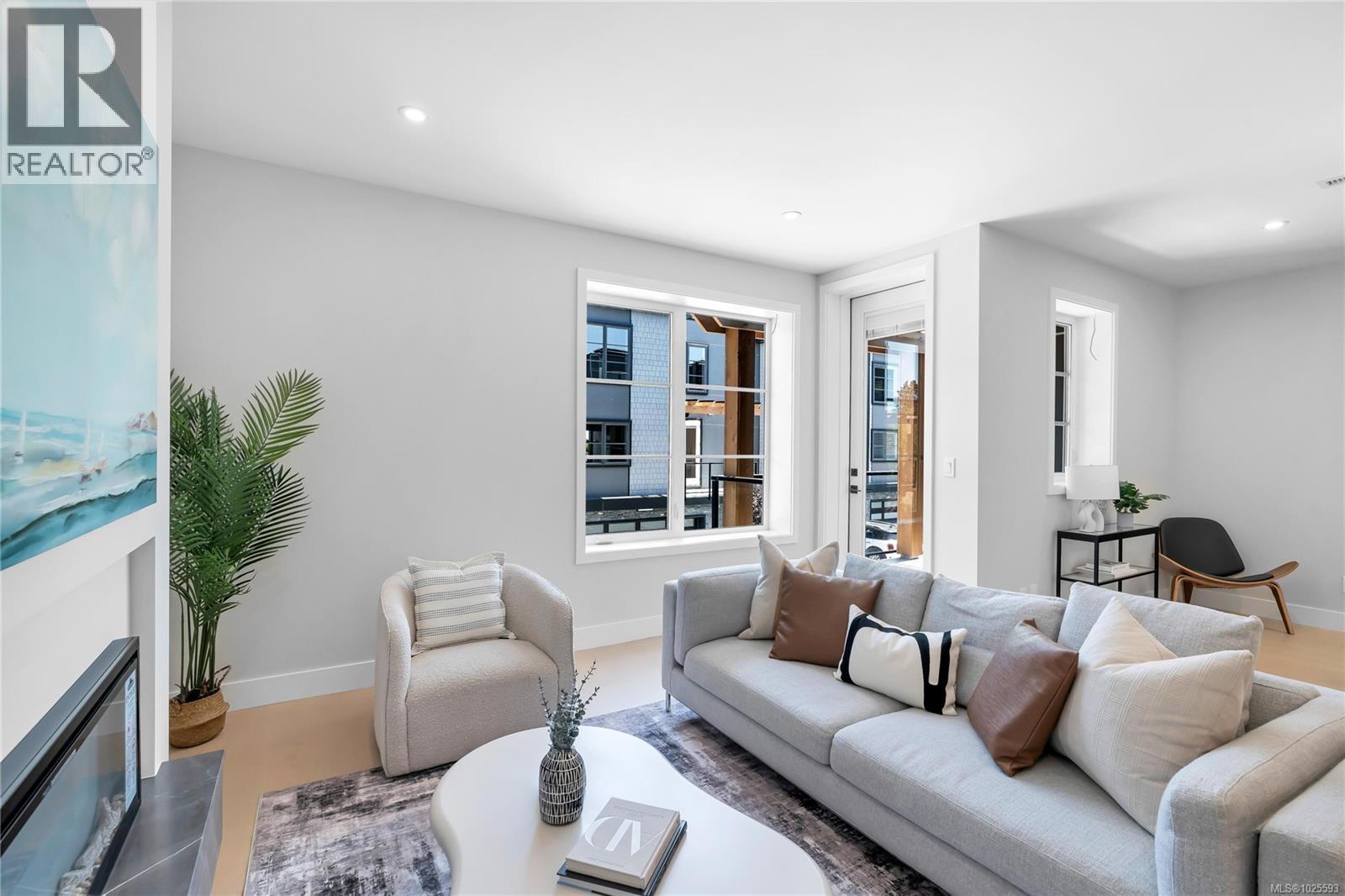 5 2590 Penrhyn St, Saanich, British Columbia  V8N 1G3 - Photo 13 - 1025593