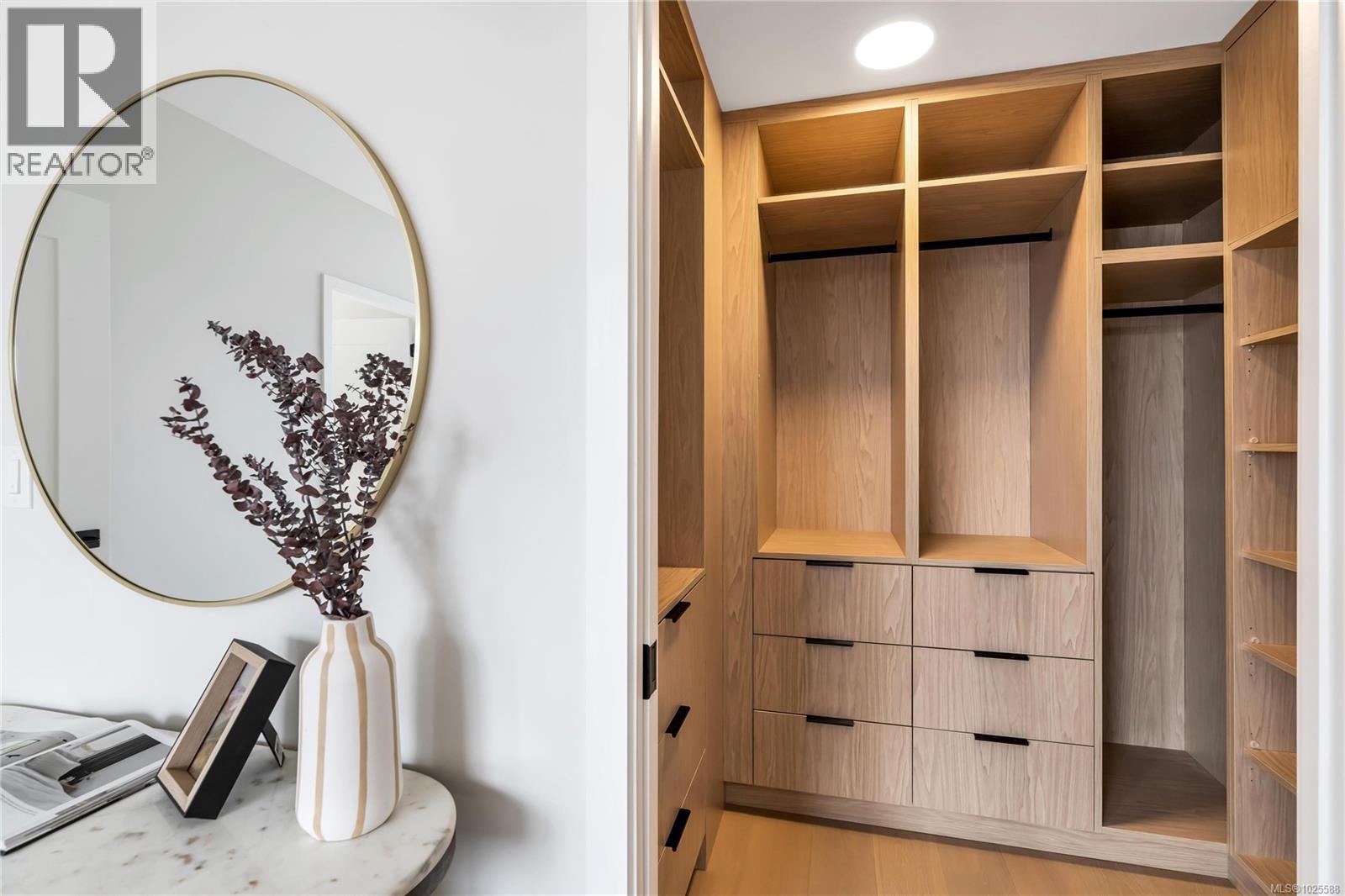 2 2590 Penrhyn St, Saanich, British Columbia  V8N 1G3 - Photo 42 - 1025588