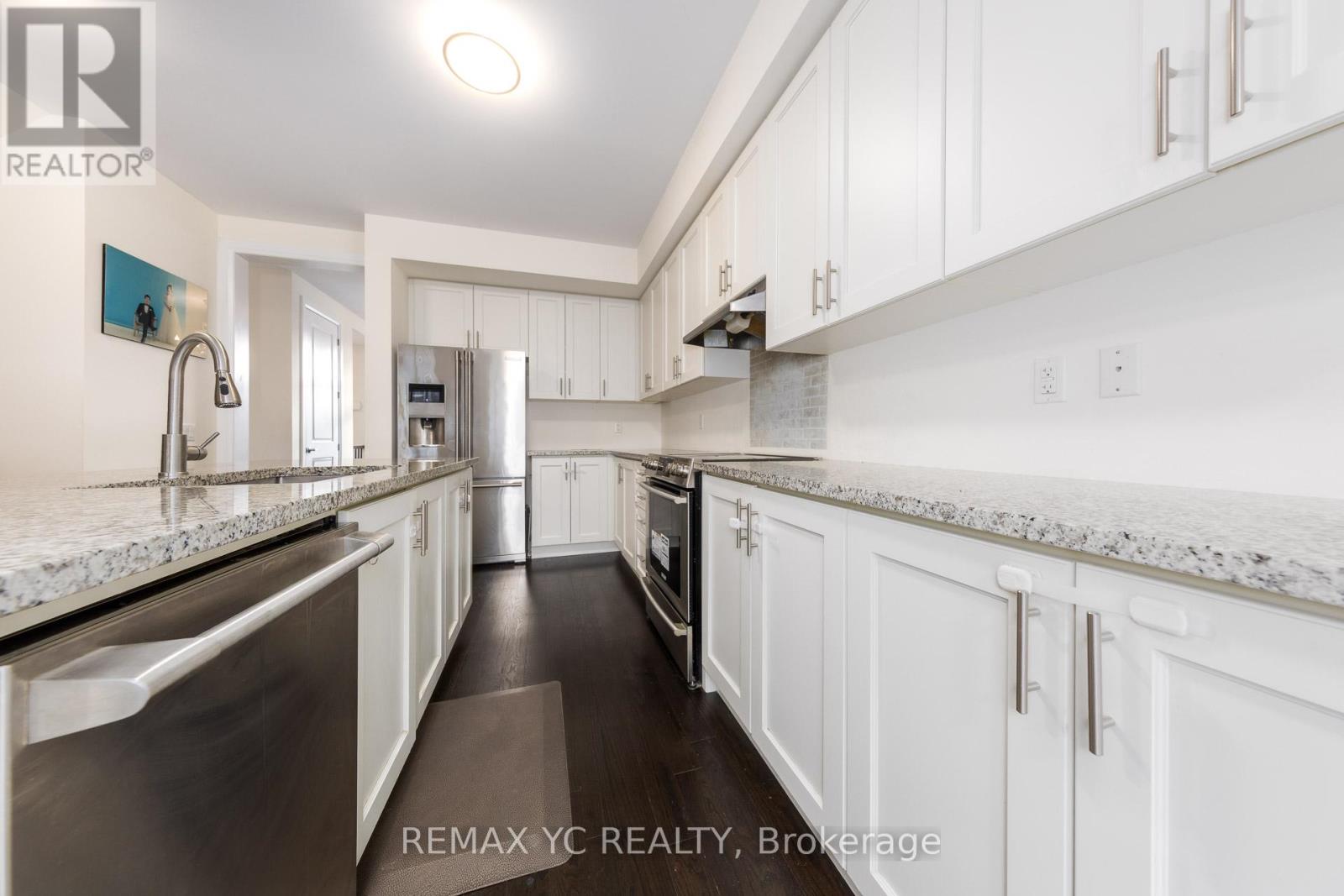 33 Duncombe Lane, Richmond Hill (South Richvale), Ontario  L4C 1C2 - Photo 13 - N12773666