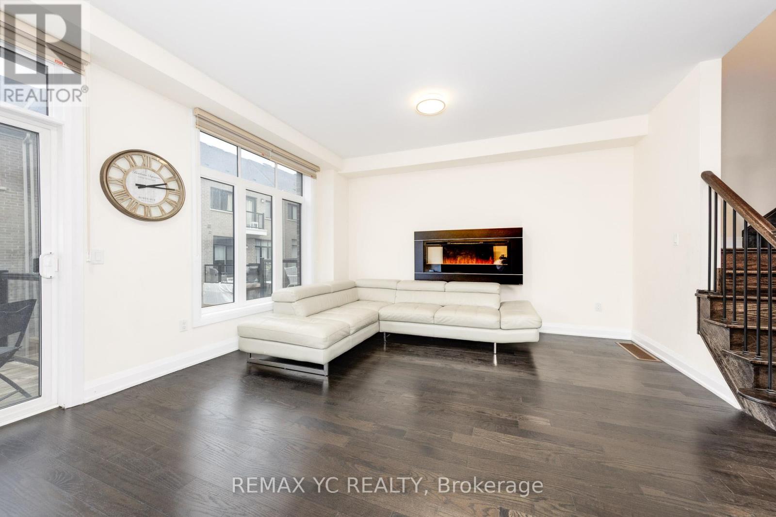 33 Duncombe Lane, Richmond Hill (South Richvale), Ontario  L4C 1C2 - Photo 18 - N12773666