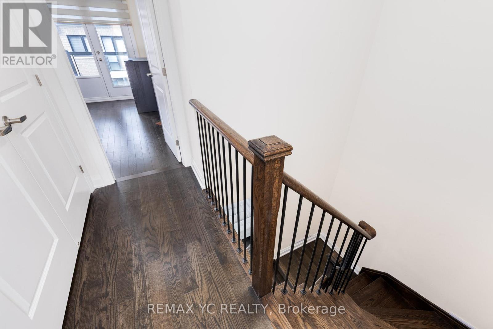 33 Duncombe Lane, Richmond Hill (South Richvale), Ontario  L4C 1C2 - Photo 22 - N12773666