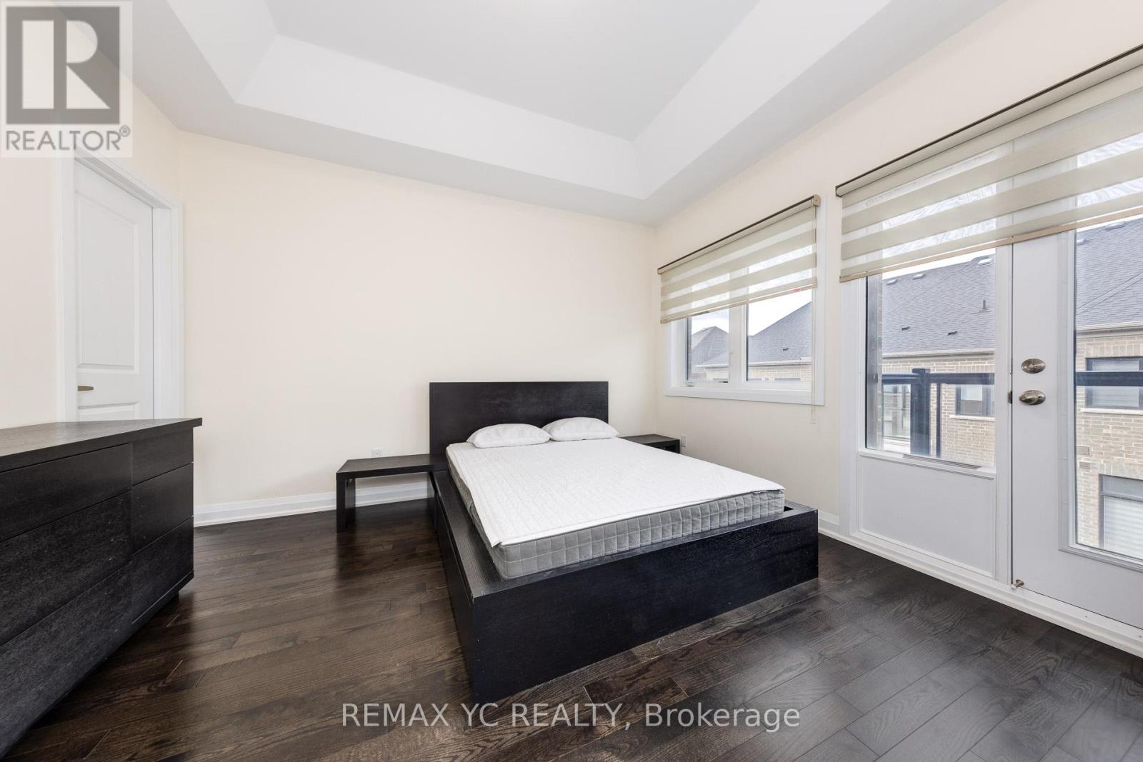 33 Duncombe Lane, Richmond Hill (South Richvale), Ontario  L4C 1C2 - Photo 25 - N12773666