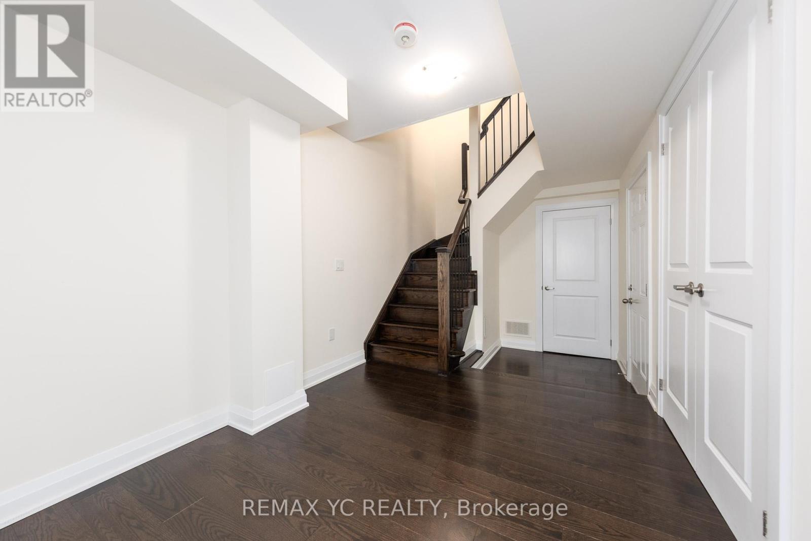 33 Duncombe Lane, Richmond Hill (South Richvale), Ontario  L4C 1C2 - Photo 35 - N12773666