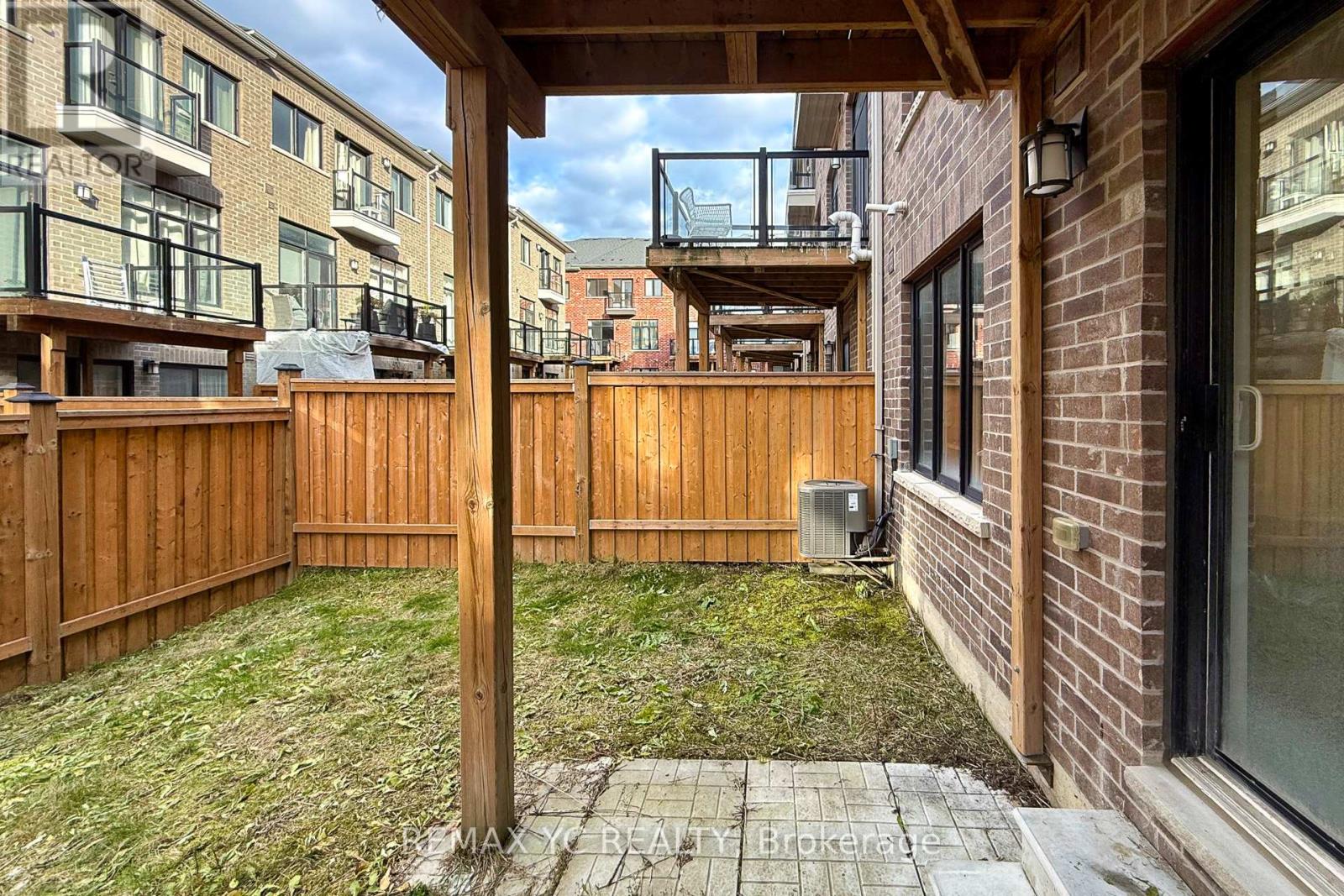 33 Duncombe Lane, Richmond Hill (South Richvale), Ontario  L4C 1C2 - Photo 47 - N12773666