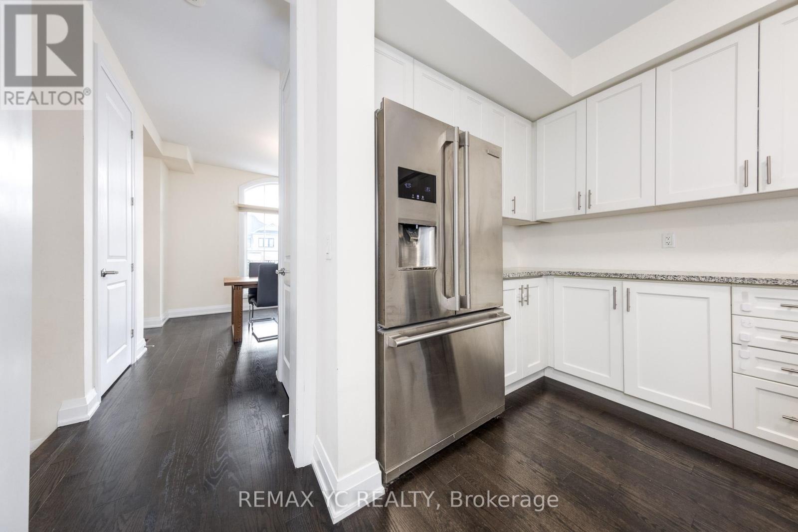 33 Duncombe Lane, Richmond Hill (South Richvale), Ontario  L4C 1C2 - Photo 8 - N12773666