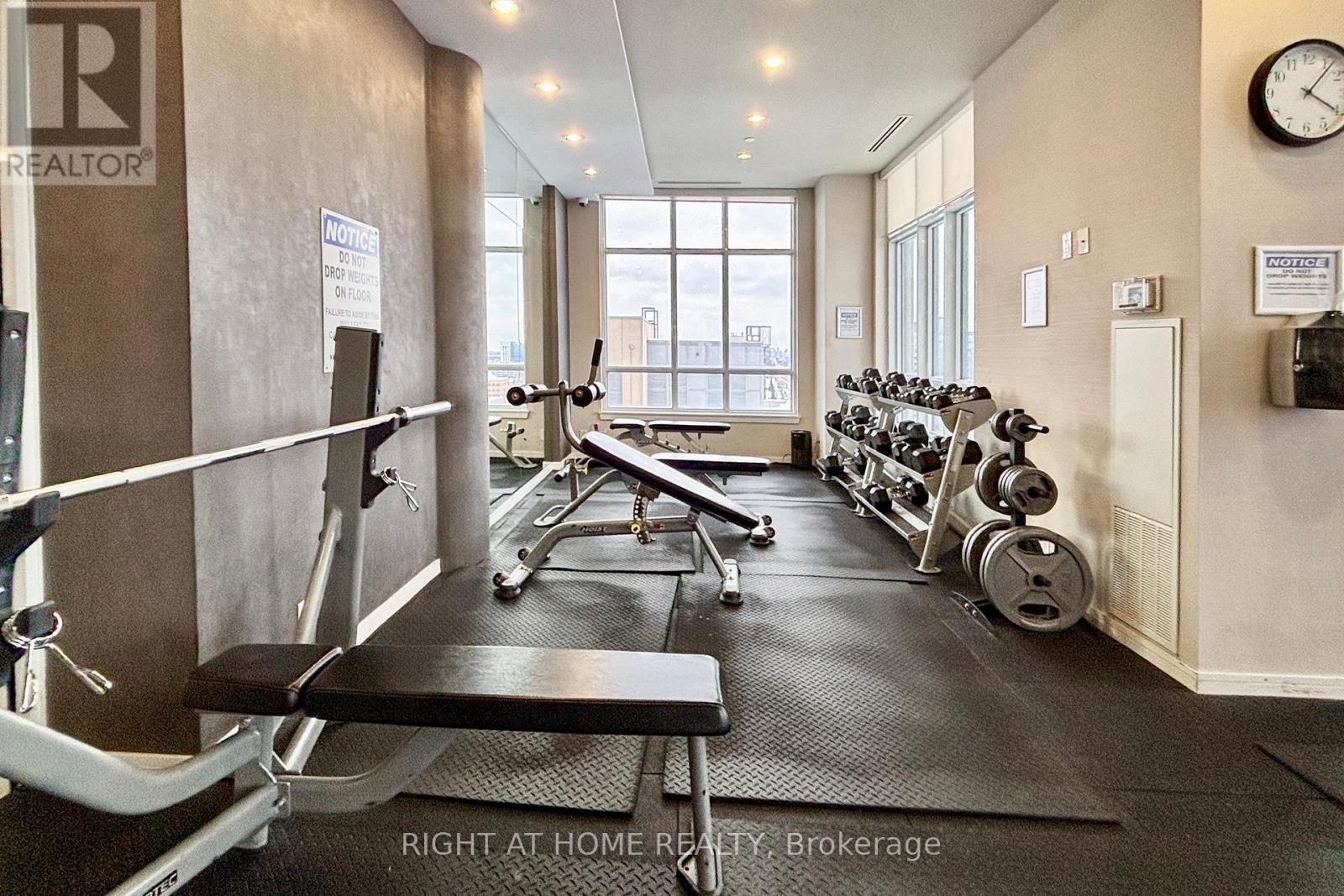 1504 - 9201 Yonge Street, Richmond Hill, Ontario  L4C 6Z2 - Photo 16 - N12773670