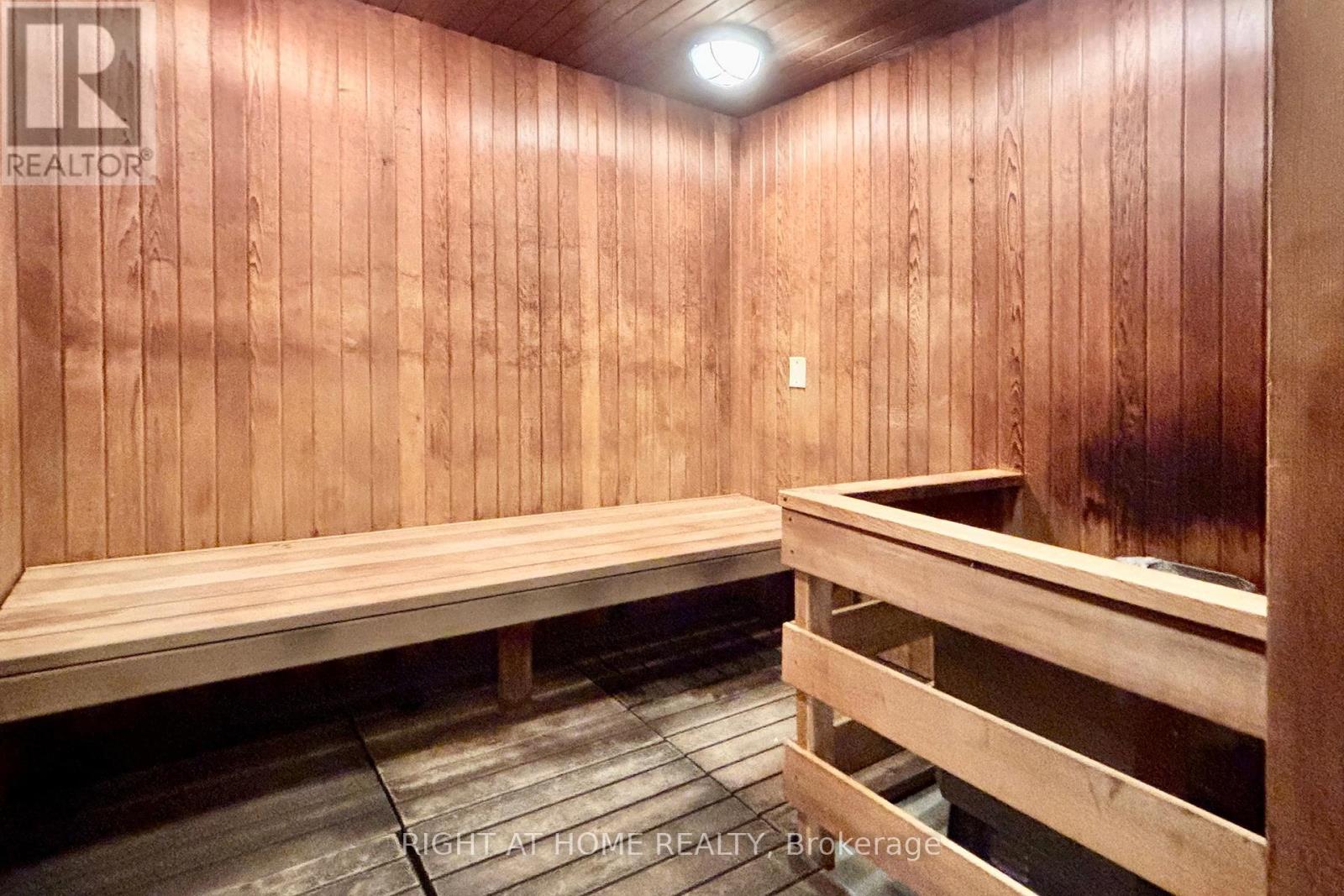 1504 - 9201 Yonge Street, Richmond Hill, Ontario  L4C 6Z2 - Photo 18 - N12773670