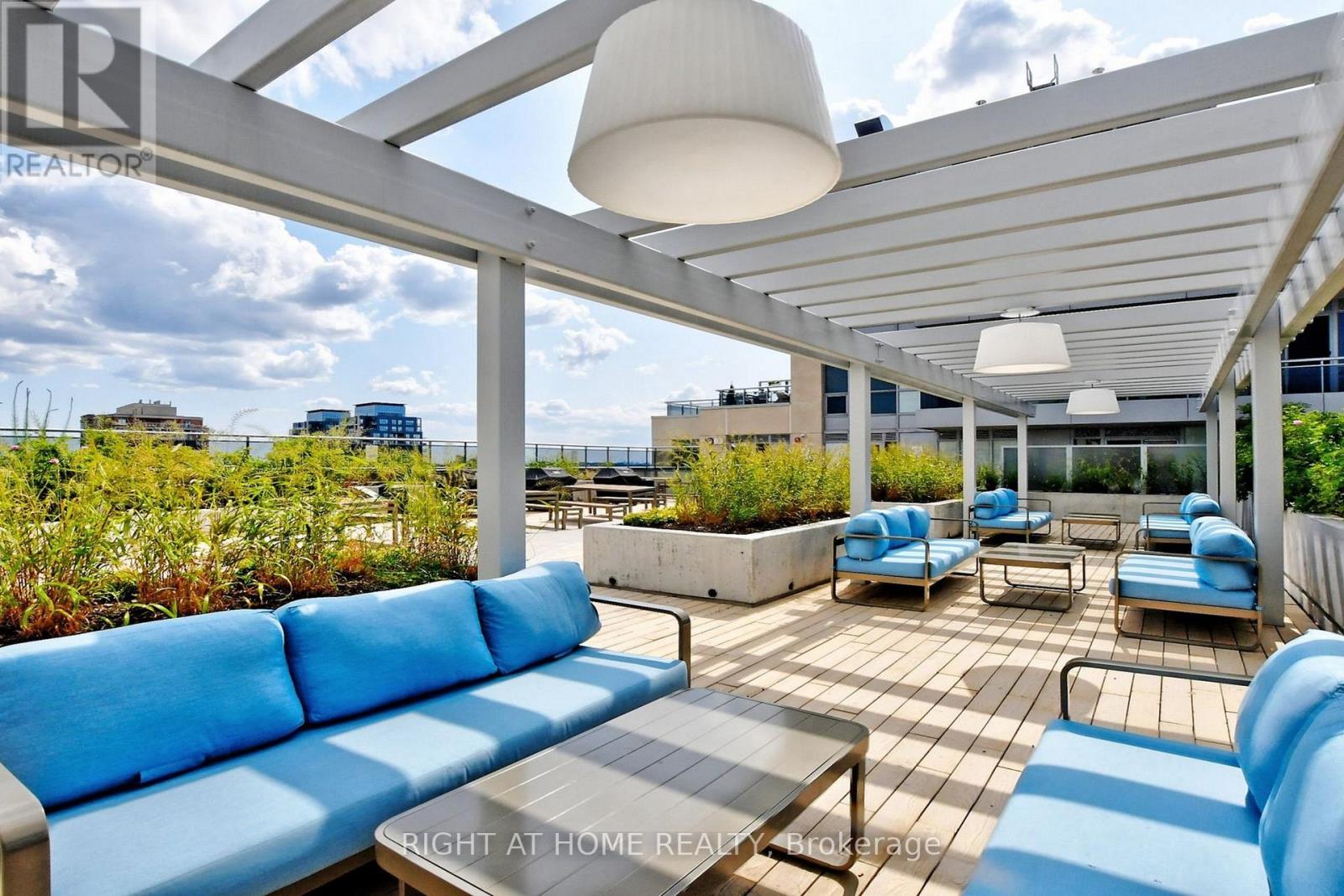 1504 - 9201 Yonge Street, Richmond Hill, Ontario  L4C 6Z2 - Photo 30 - N12773670