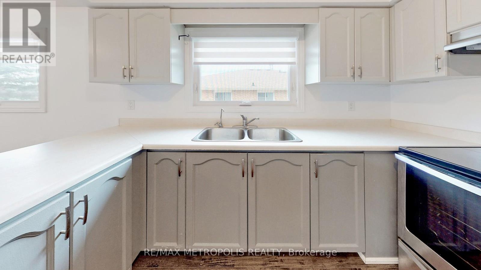 Main - 17 Porritt Street, Barrie (Ardagh), Ontario  L4N 6Y5 - Photo 15 - S12773582