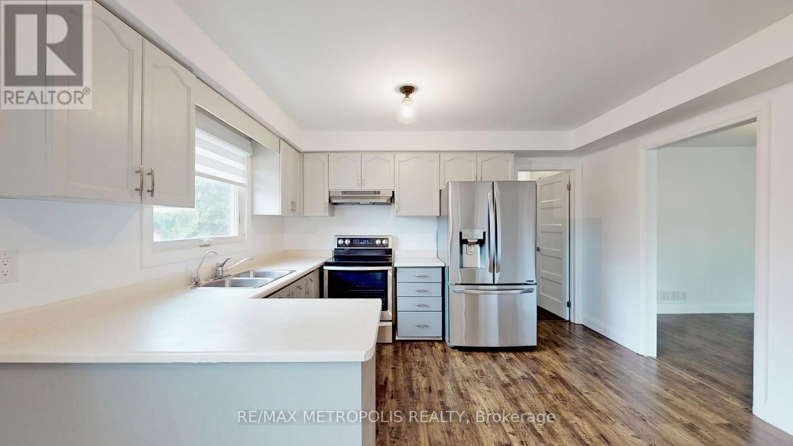 Main - 17 Porritt Street, Barrie (Ardagh), Ontario  L4N 6Y5 - Photo 16 - S12773582