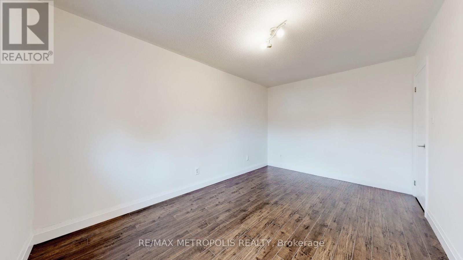 Main - 17 Porritt Street, Barrie (Ardagh), Ontario  L4N 6Y5 - Photo 27 - S12773582