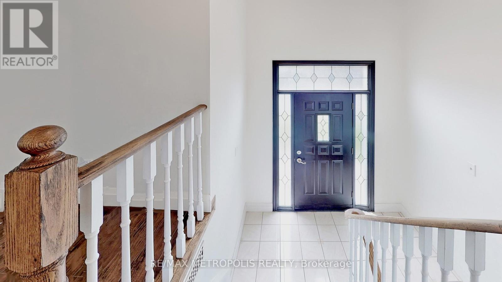 Main - 17 Porritt Street, Barrie (Ardagh), Ontario  L4N 6Y5 - Photo 5 - S12773582