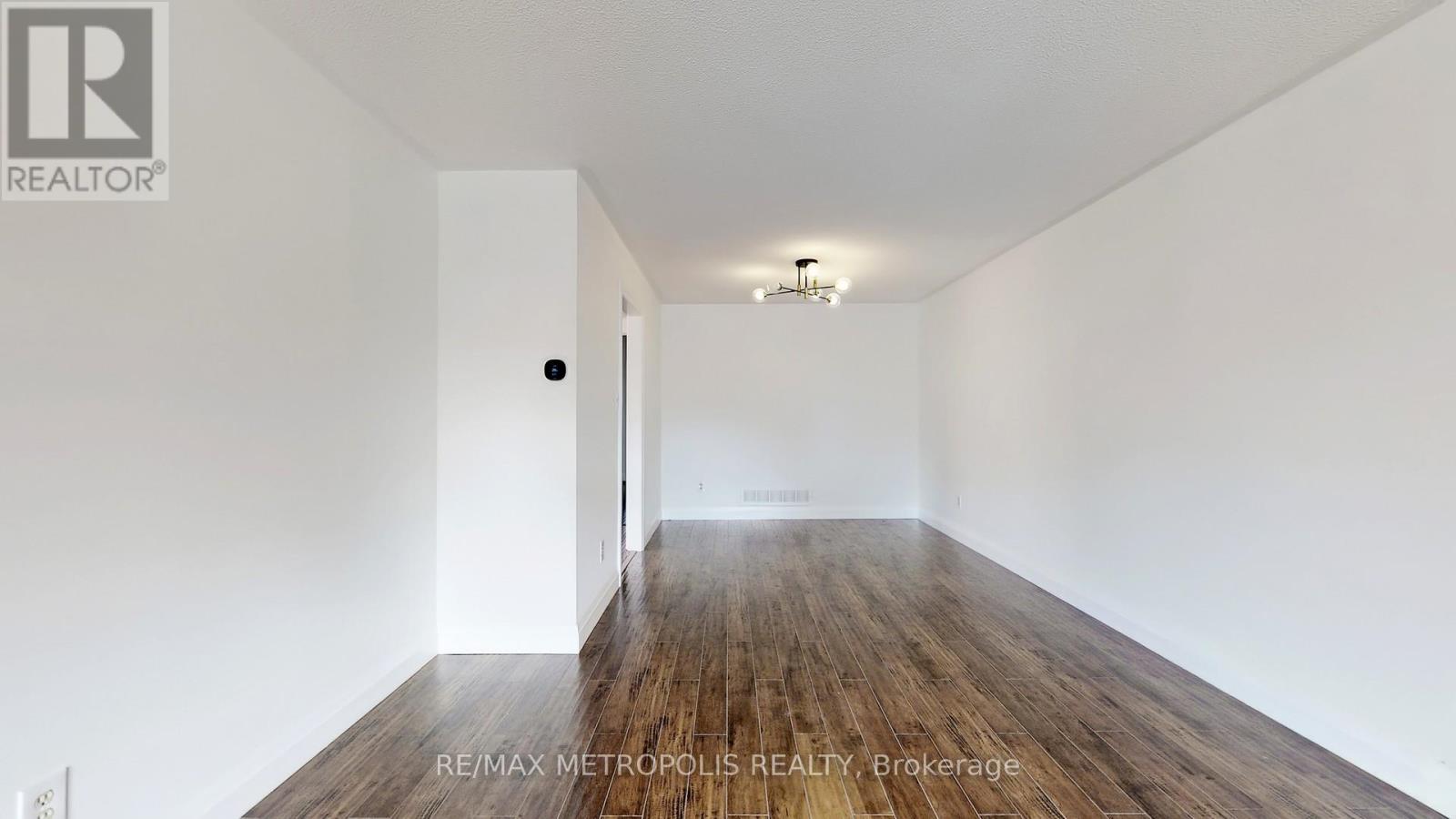 Main - 17 Porritt Street, Barrie (Ardagh), Ontario  L4N 6Y5 - Photo 9 - S12773582