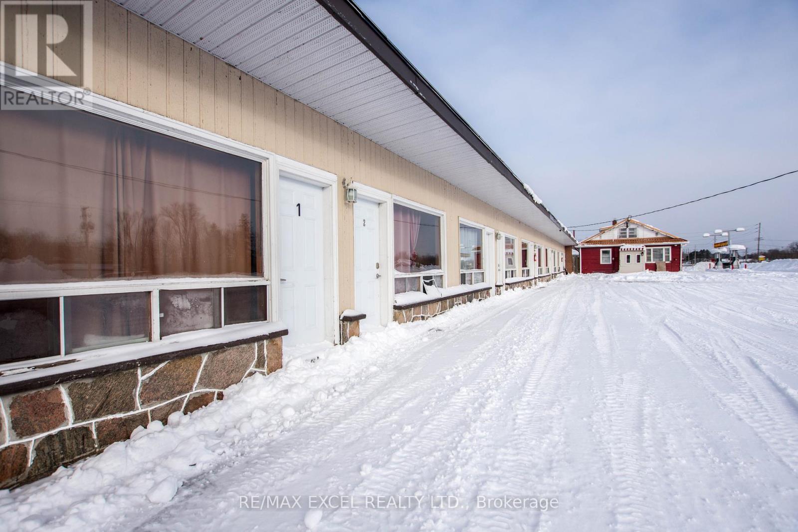 8906 Hwy 11 Road S, Severn, Ontario  L3V 6H3 - Photo 9 - S12773648