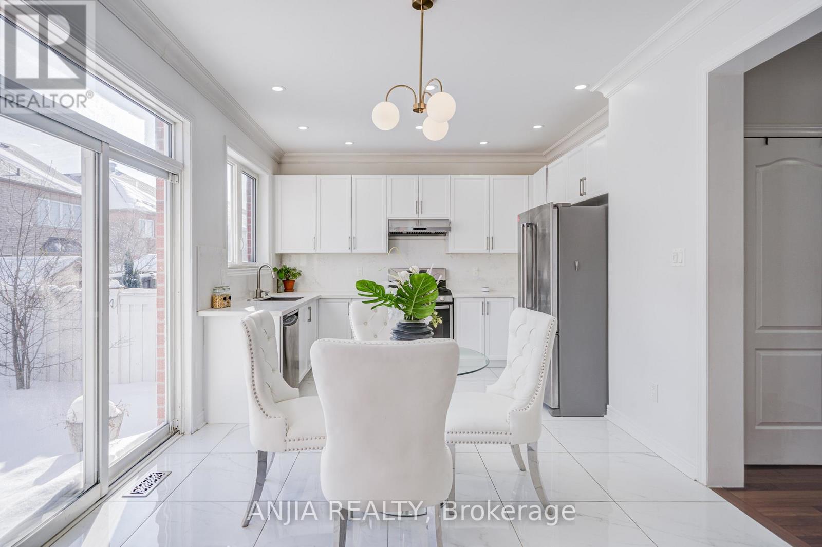 203 James Ratcliff Avenue, Whitchurch-Stouffville, Ontario  L4A 0L5 - Photo 15 - N12761584