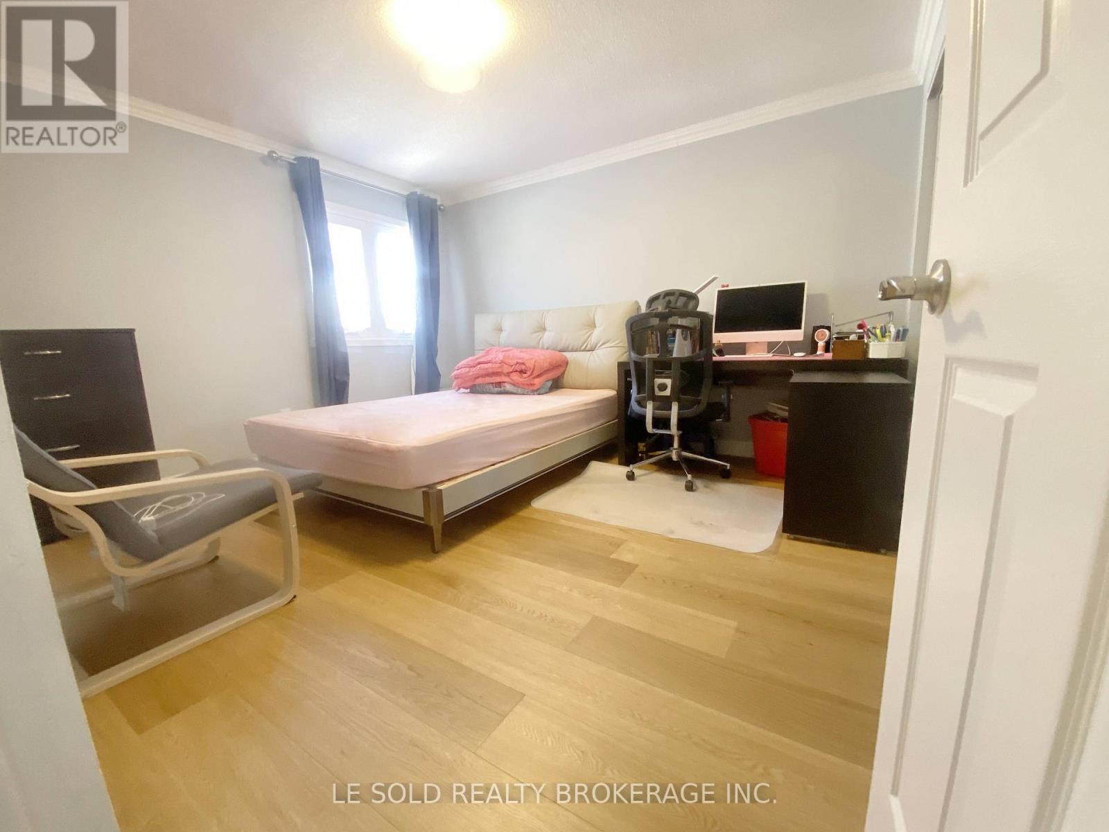 Upper - 110 Cimmaron Street, Markham, Ontario  L3S 2G7 - Photo 13 - N12770360