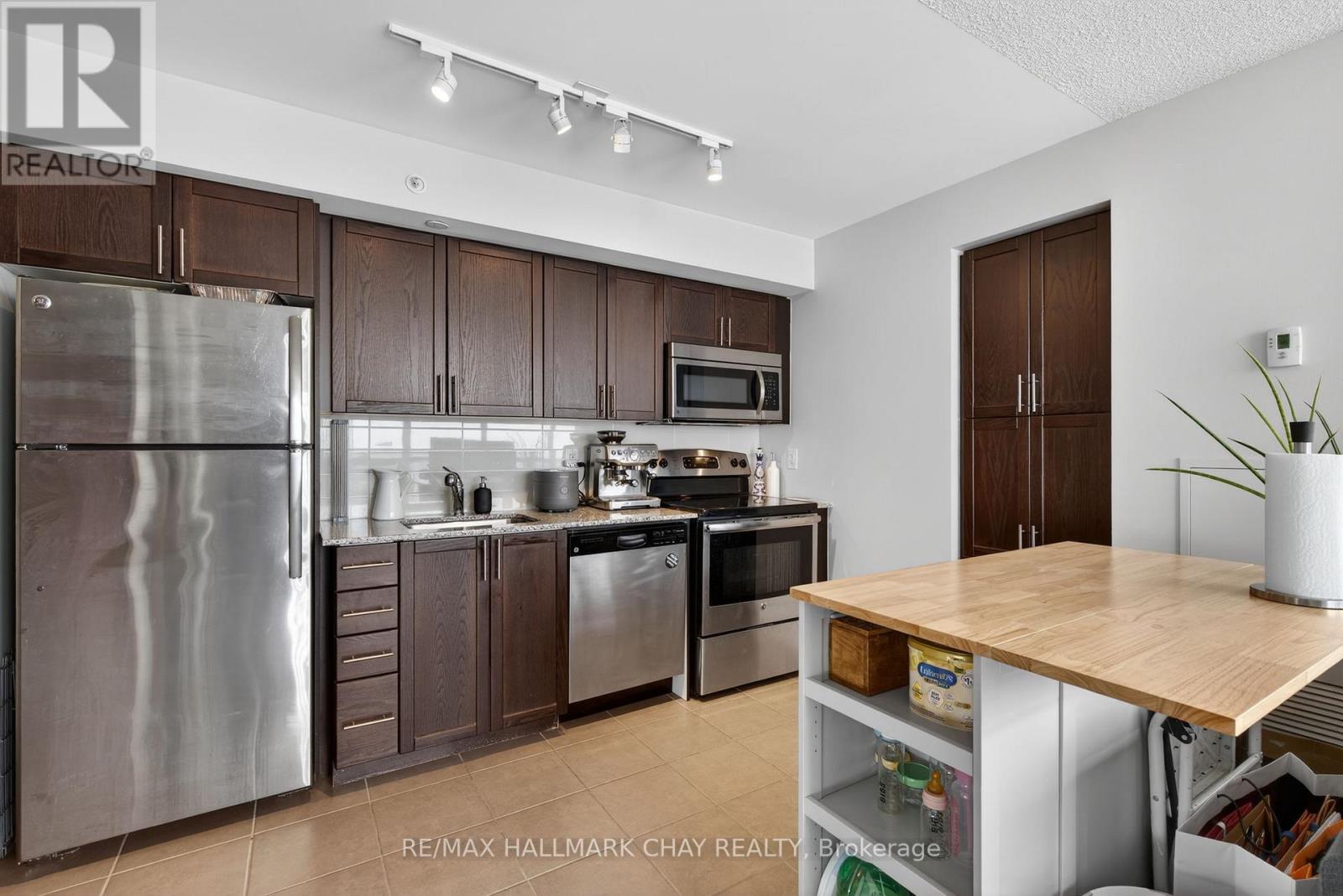 1211 - 830 Lawrence Avenue W, Toronto, Ontario  M6A 1C3 - Photo 3 - W12773538