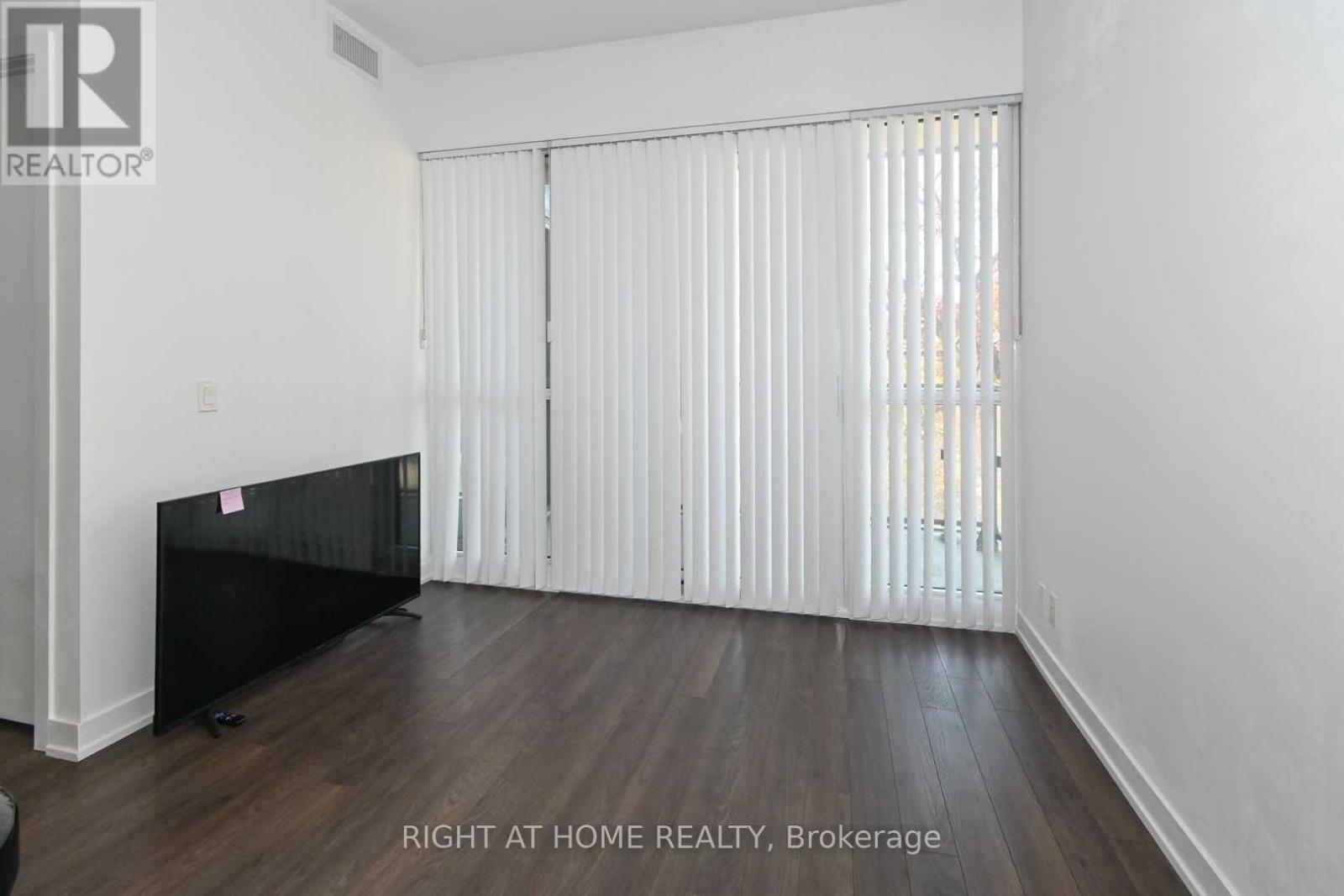 314 - 10 Park Lawn Road, Toronto (Mimico), Ontario  M8V 0H9 - Photo 8 - W12773624