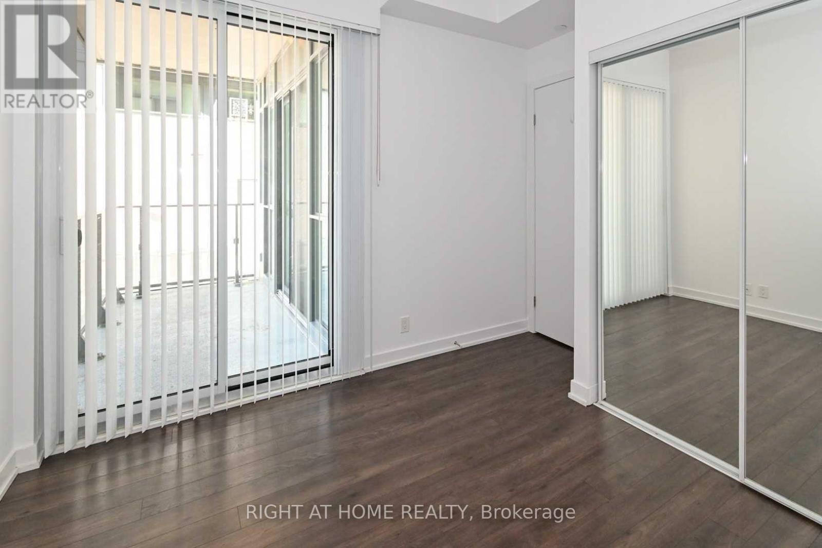 314 - 10 Park Lawn Road, Toronto (Mimico), Ontario  M8V 0H9 - Photo 9 - W12773624