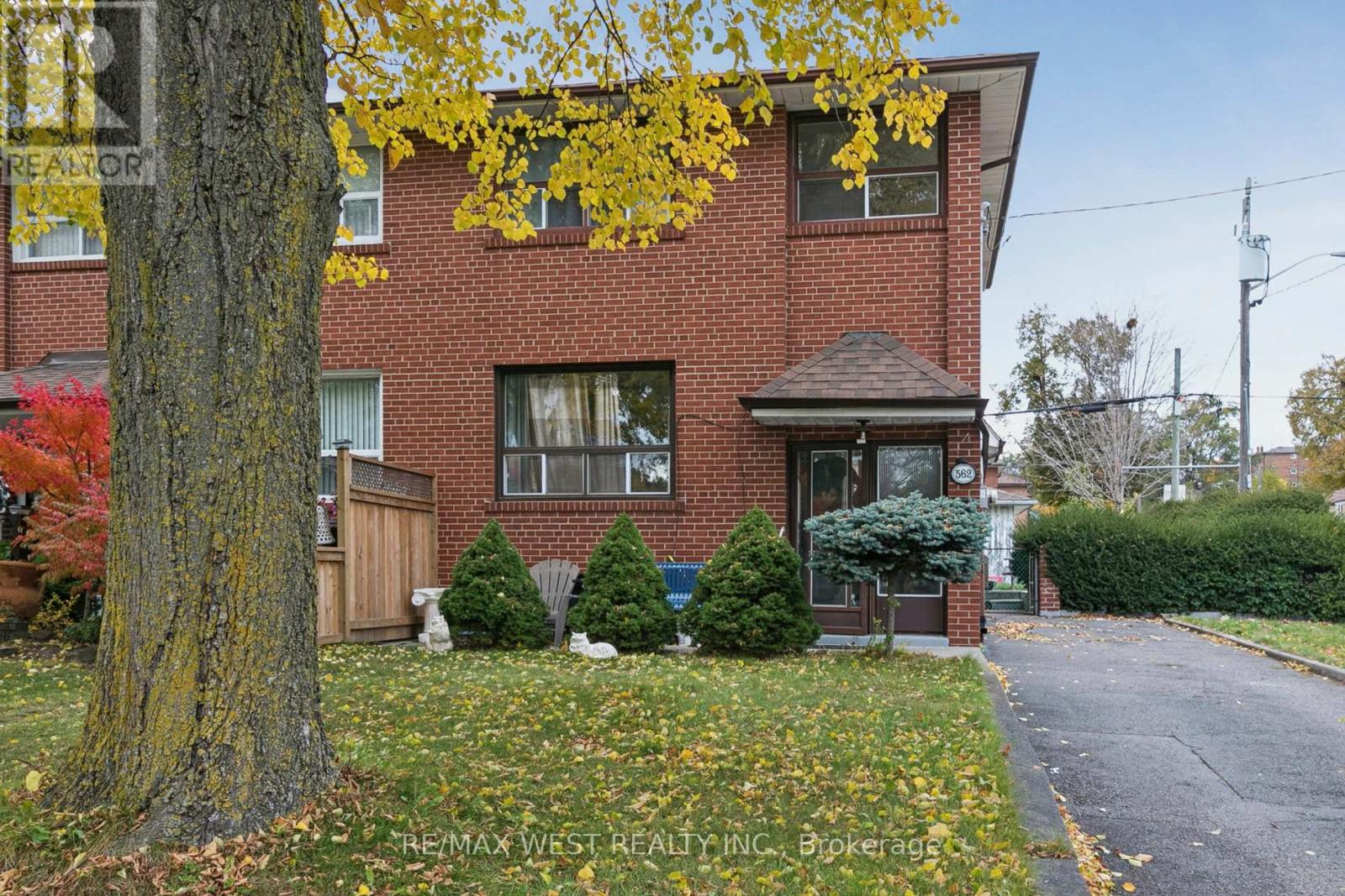 562 Alliance Avenue, Toronto, Ontario  M6N 2J5 - Photo 1 - W12773632