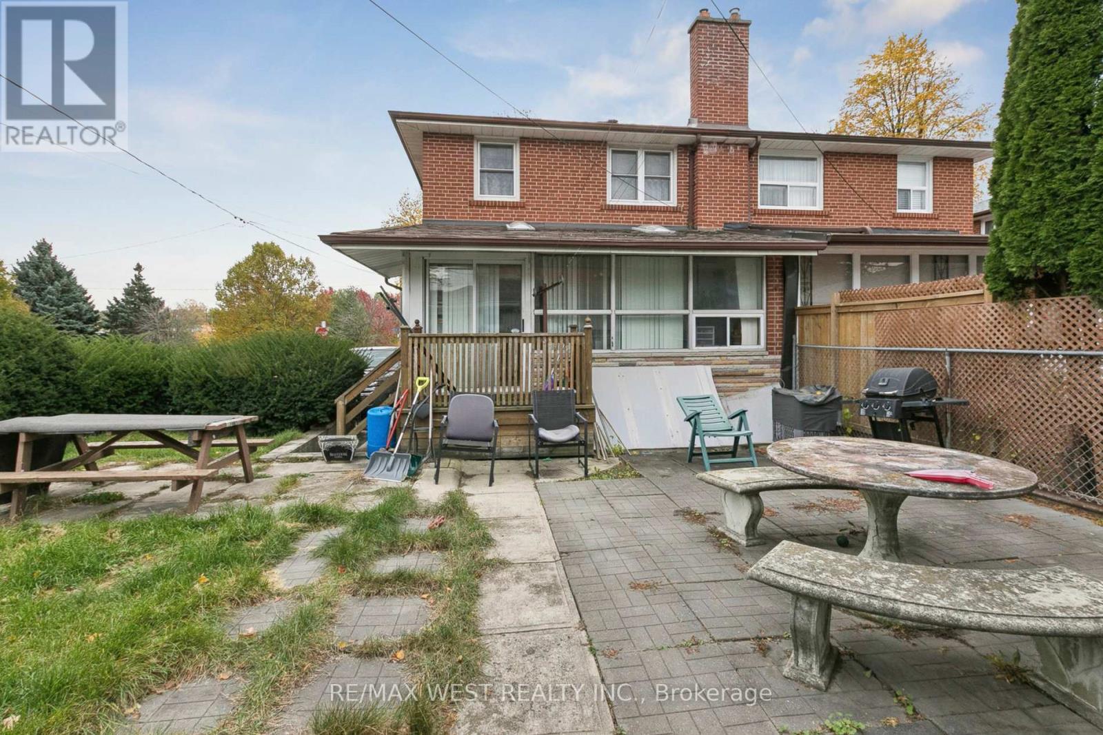 562 Alliance Avenue, Toronto, Ontario  M6N 2J5 - Photo 9 - W12773632