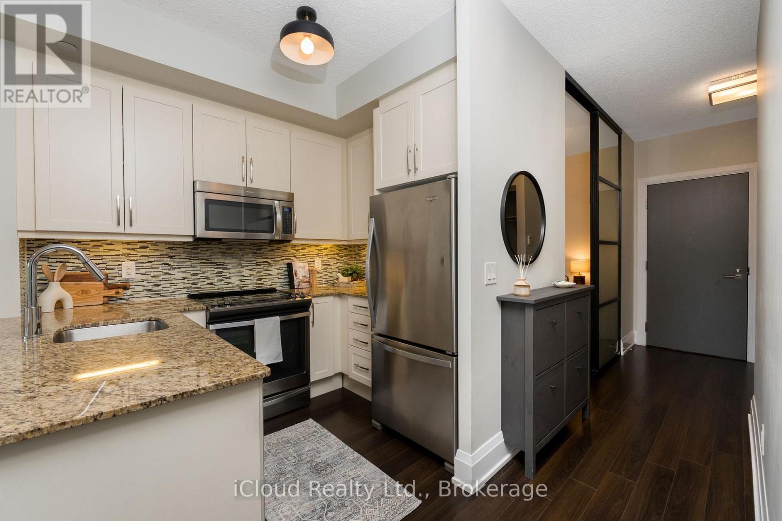 714 - 1 Old Mill Drive, Toronto (High Park-Swansea), Ontario  M6S 0A1 - Photo 6 - W12773634