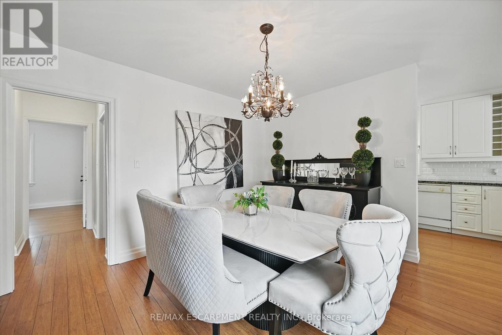 462 Woodland Avenue, Burlington (Brant), Ontario  L7R 2S1 - Photo 13 - W12773640