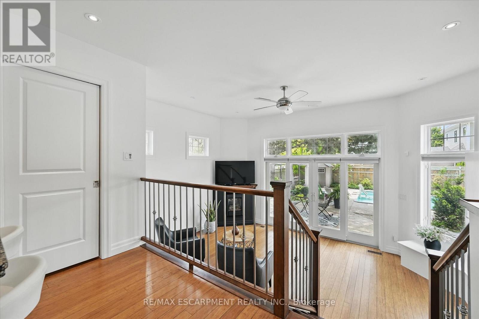 462 Woodland Avenue, Burlington (Brant), Ontario  L7R 2S1 - Photo 20 - W12773640