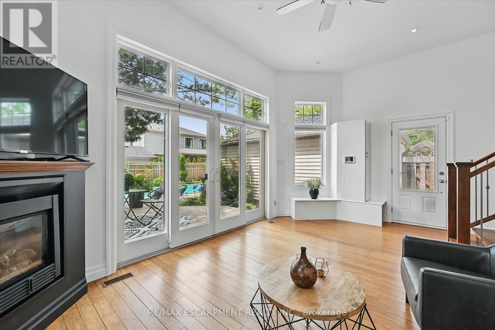 462 Woodland Avenue, Burlington (Brant), Ontario  L7R 2S1 - Photo 23 - W12773640