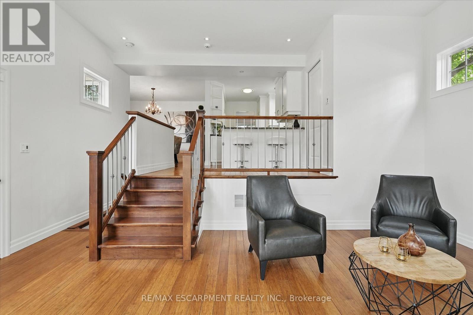 462 Woodland Avenue, Burlington (Brant), Ontario  L7R 2S1 - Photo 24 - W12773640