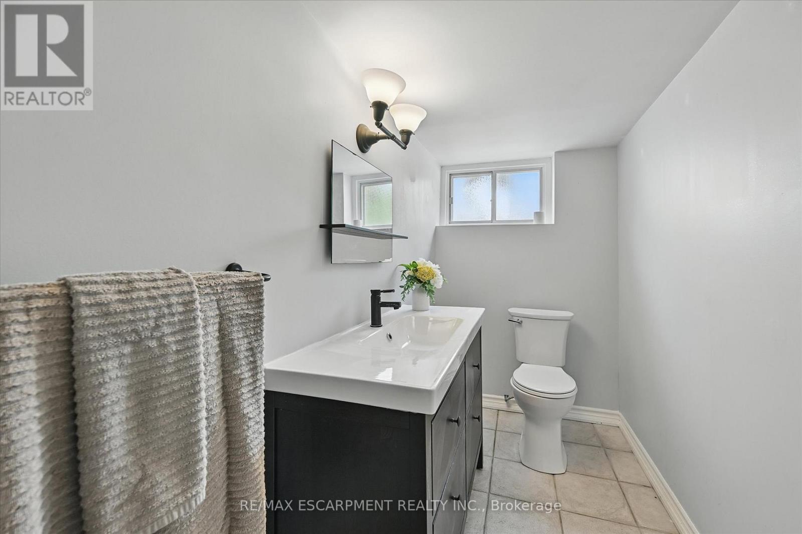 462 Woodland Avenue, Burlington (Brant), Ontario  L7R 2S1 - Photo 33 - W12773640