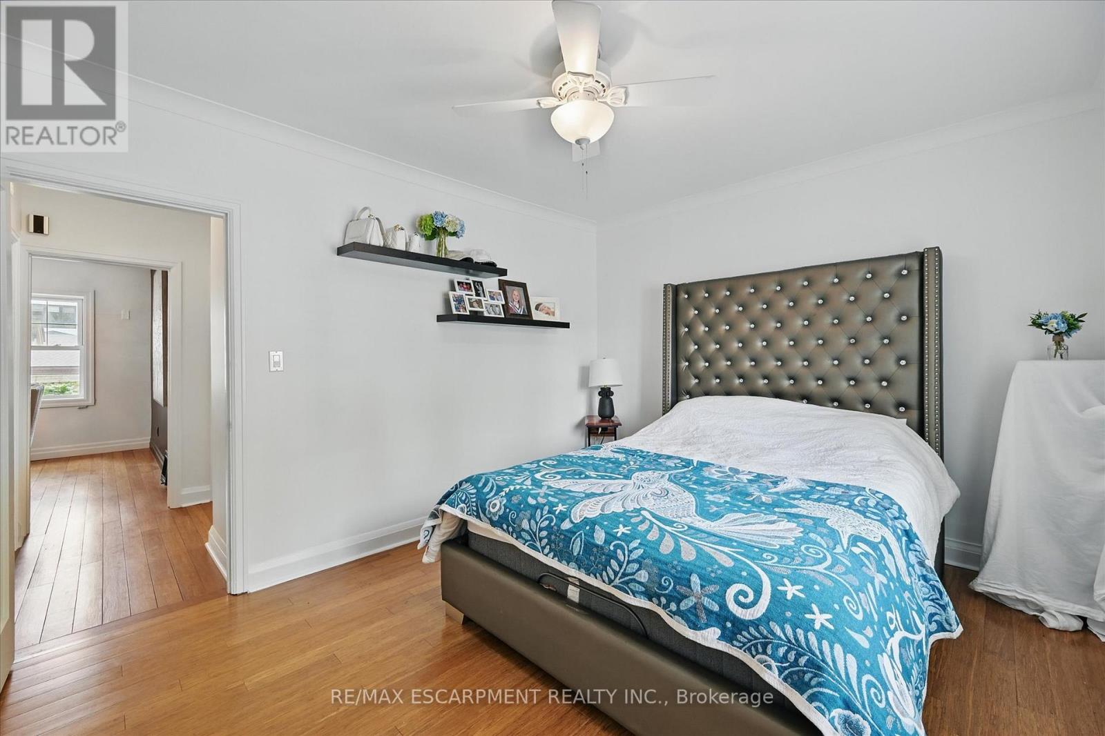 462 Woodland Avenue, Burlington (Brant), Ontario  L7R 2S1 - Photo 9 - W12773640