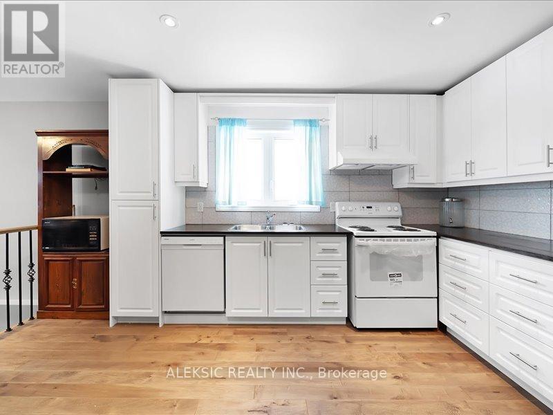 132 Browns Line, Toronto (Alderwood), Ontario  M8W 3T2 - Photo 11 - W12773660