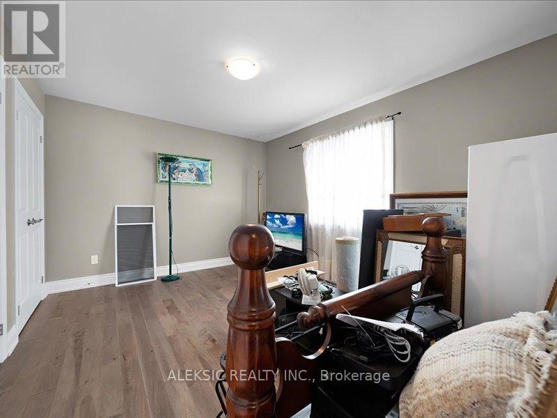132 Browns Line, Toronto (Alderwood), Ontario  M8W 3T2 - Photo 13 - W12773660