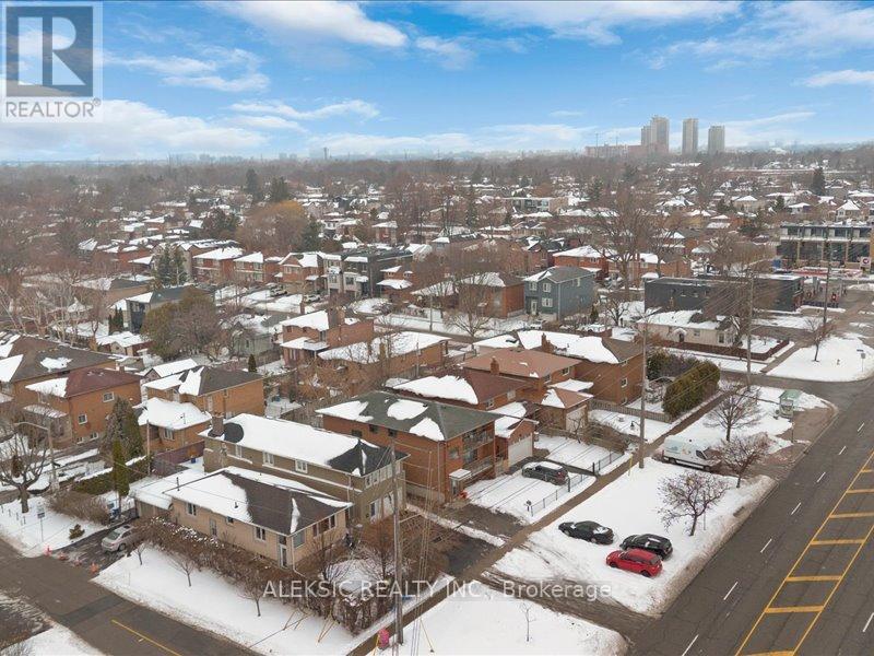 132 Browns Line, Toronto (Alderwood), Ontario  M8W 3T2 - Photo 23 - W12773660