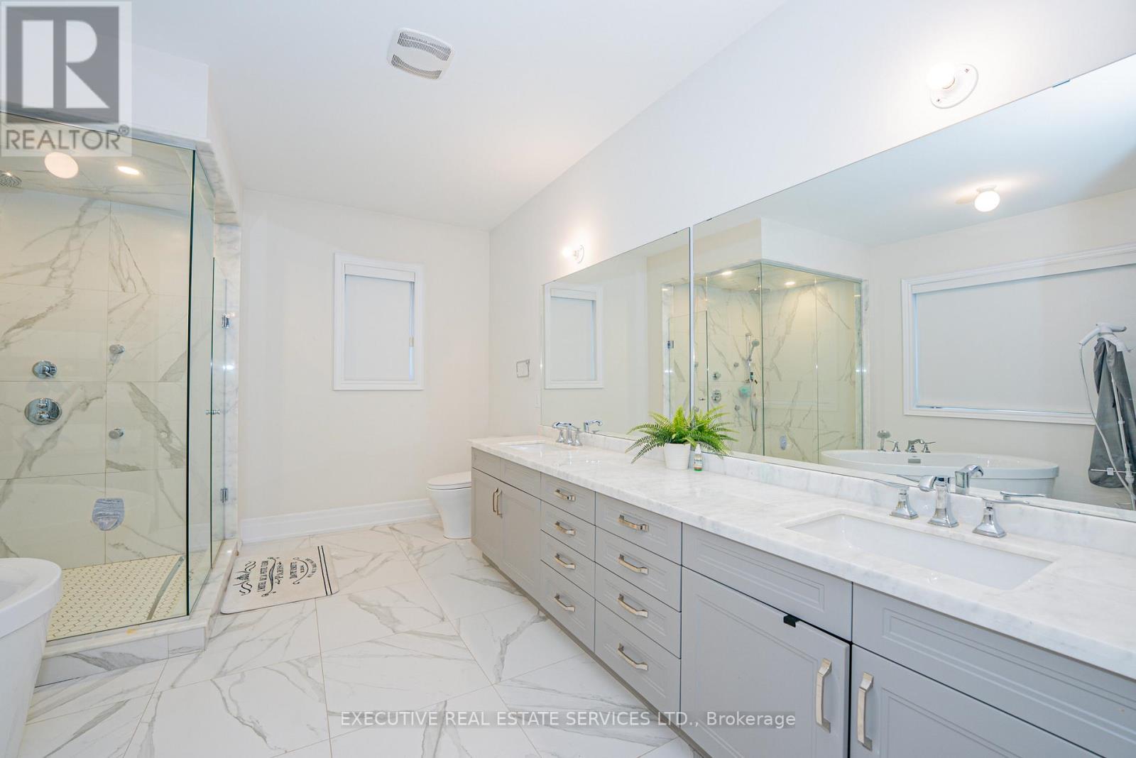 1217 Ironbridge Road, Oakville (Ga Glen Abbey), Ontario  L6M 5M5 - Photo 12 - W12773676