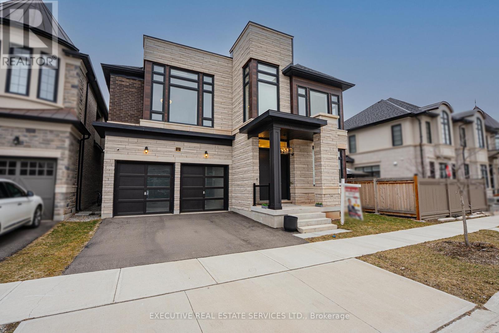 1217 Ironbridge Road, Oakville (Ga Glen Abbey), Ontario  L6M 5M5 - Photo 2 - W12773676