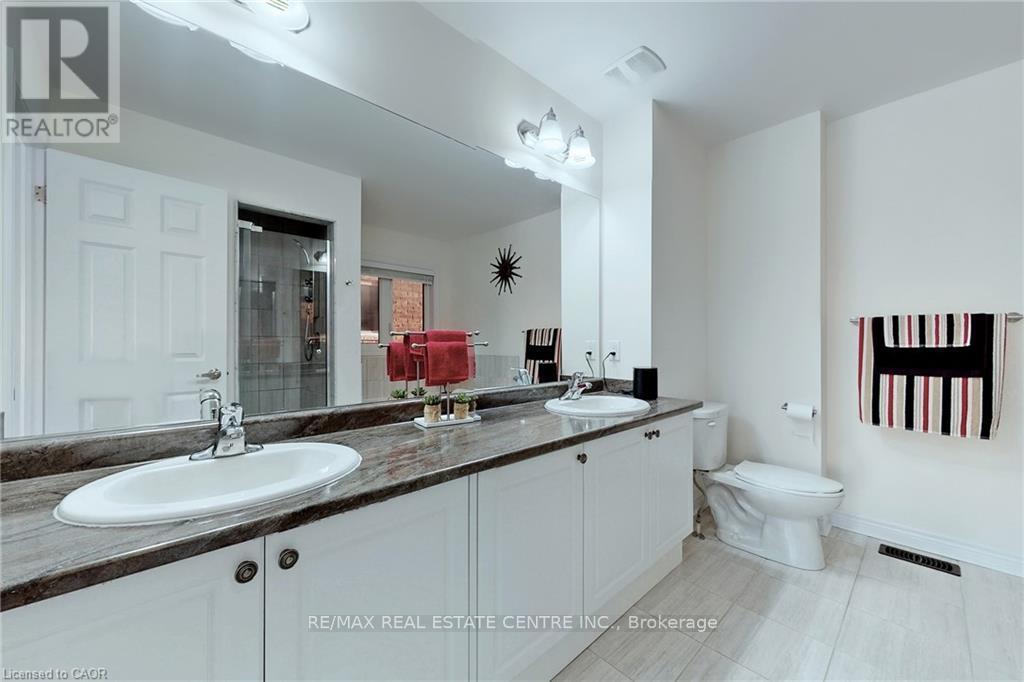 216 Harcourt Crescent, Woodstock (Woodstock - North), Ontario  N4T 0H2 - Photo 30 - X12773674