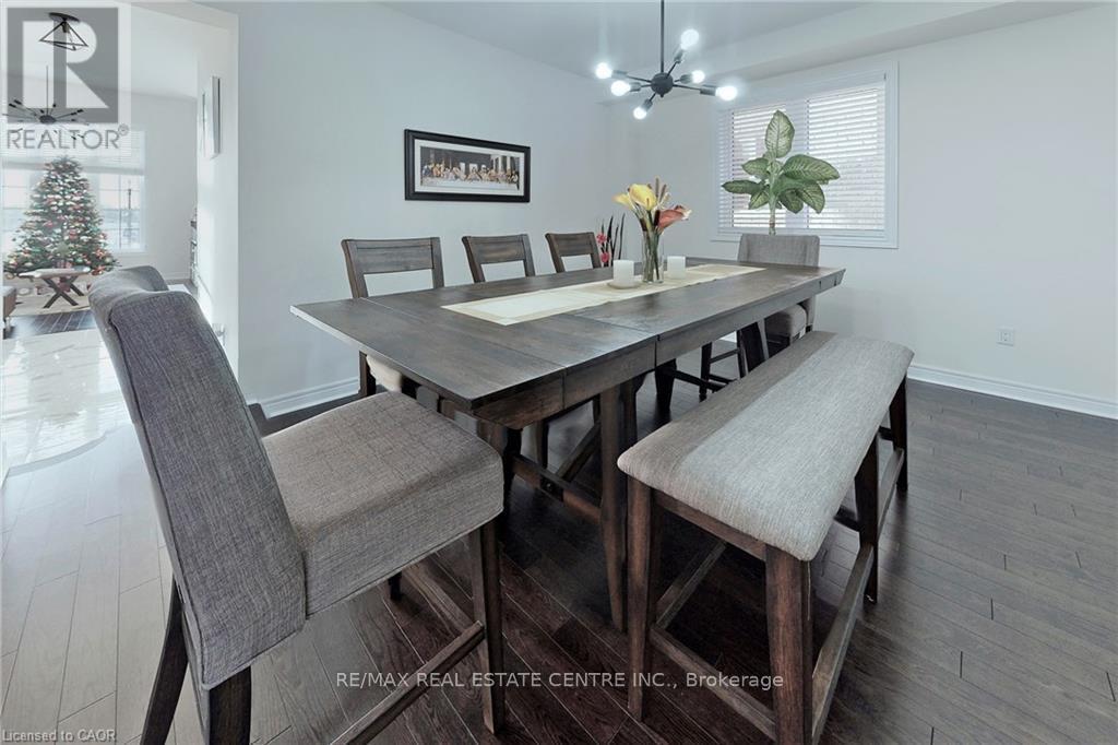 216 Harcourt Crescent, Woodstock (Woodstock - North), Ontario  N4T 0H2 - Photo 7 - X12773674