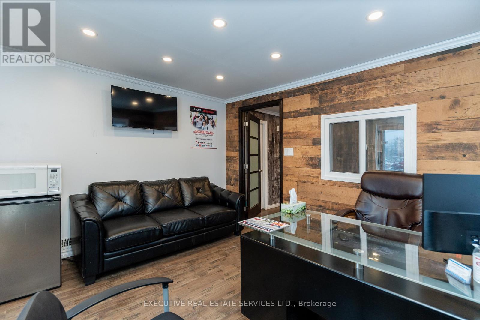 4 Beaumont Crescent, Guelph, Ontario  N1E 6A7 - Photo 4 - X12773680