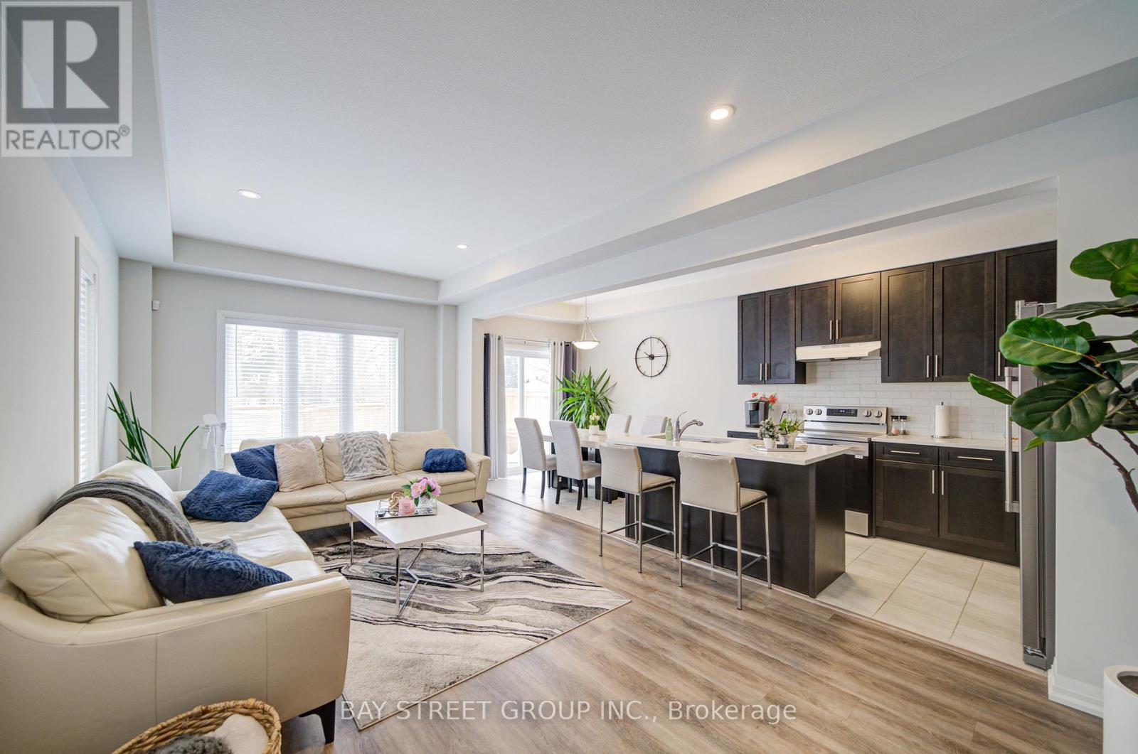 9348 White Oak Avenue, Niagara Falls (Lyons Creek), Ontario  L2G 3P6 - Photo 12 - X12773686