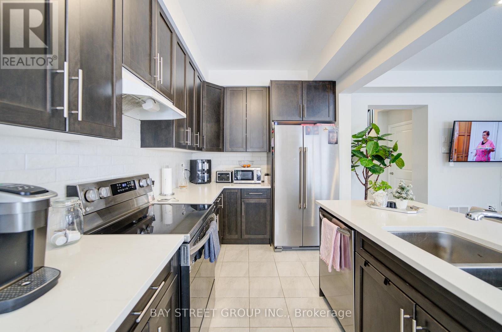 9348 White Oak Avenue, Niagara Falls (Lyons Creek), Ontario  L2G 3P6 - Photo 23 - X12773686