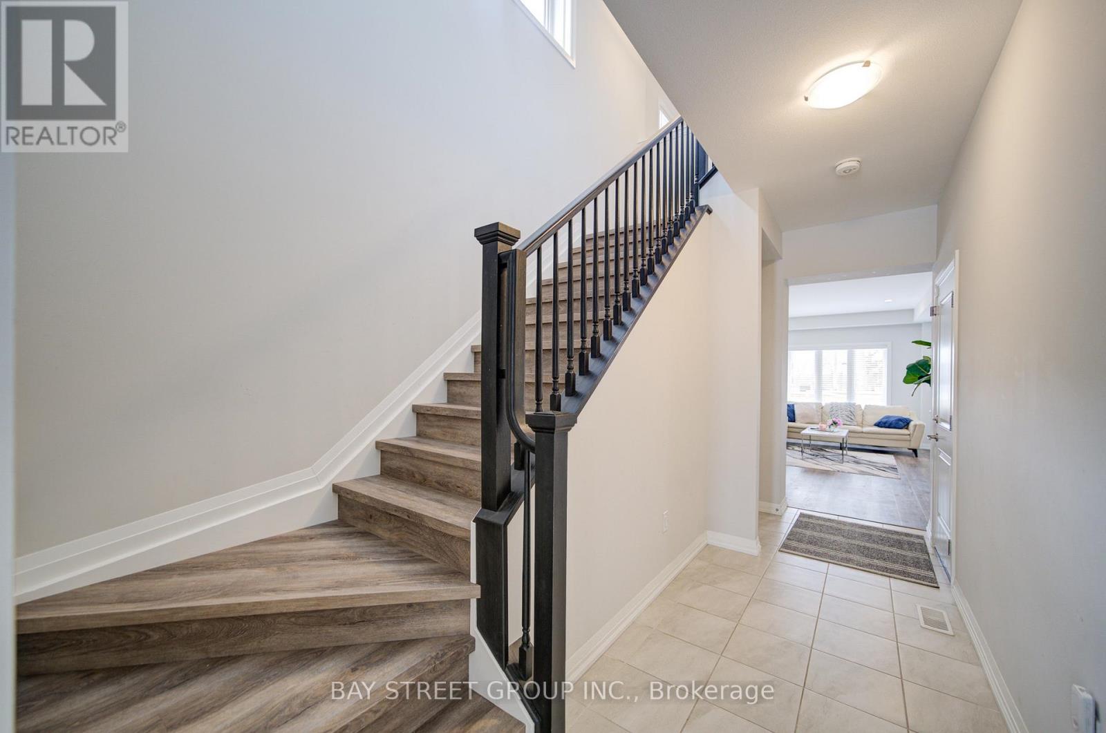 9348 White Oak Avenue, Niagara Falls (Lyons Creek), Ontario  L2G 3P6 - Photo 7 - X12773686