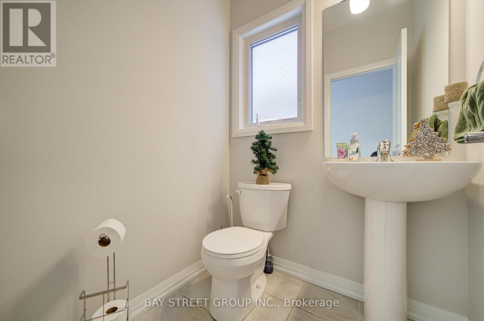 9348 White Oak Avenue, Niagara Falls (Lyons Creek), Ontario  L2G 3P6 - Photo 8 - X12773686