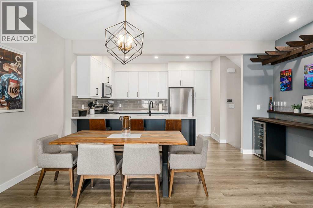 915 Crestridge Common Sw, Calgary, Alberta  T3B 6L6 - Photo 3 - A2284146