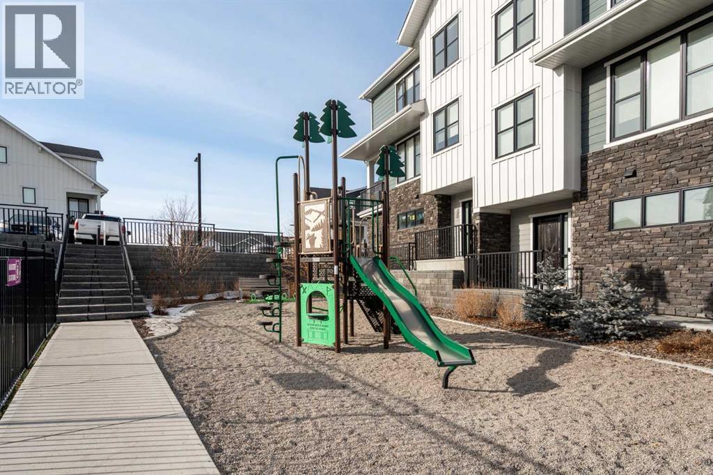 915 Crestridge Common Sw, Calgary, Alberta  T3B 6L6 - Photo 32 - A2284146