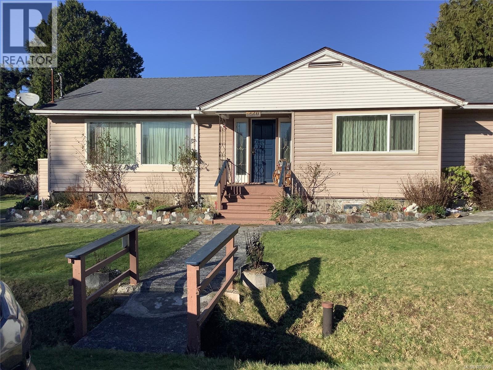 220 17th Ave, Sointula, British Columbia