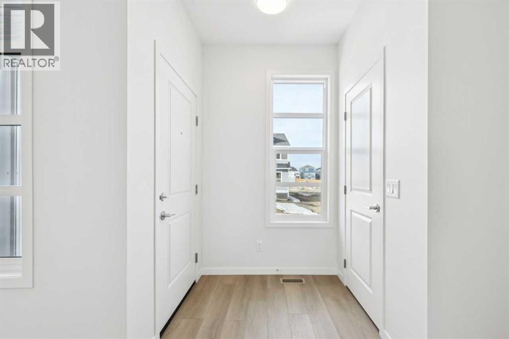 268 Annette Villas Nw, Calgary, Alberta  T3R 2K5 - Photo 5 - A2285184